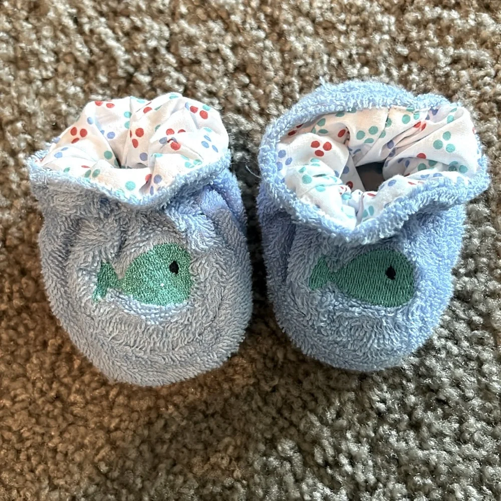 Cuddle Time Baby Boy’s Robe and Booties Set Sz 0-9M